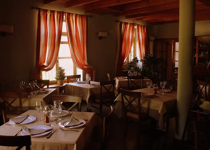 Отель Fontaninas 3*