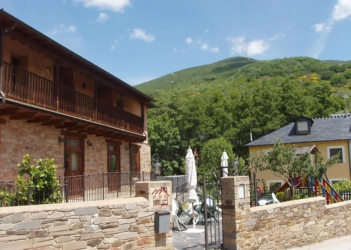 Отель Fontaninas 3*